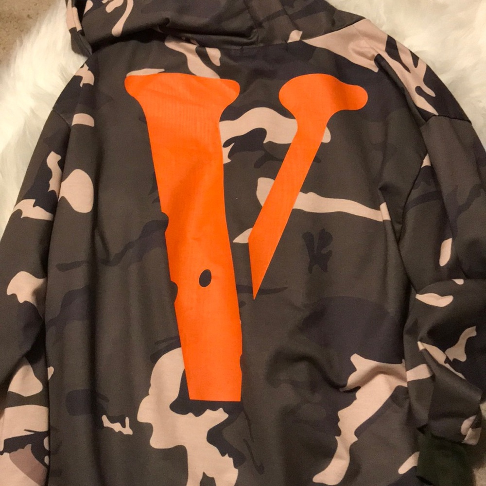 VLONE HOODIE - Picture 2 of 2